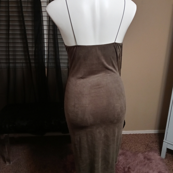 Olive green dress. M. Spaghetti strap. - Picture 3 of 5